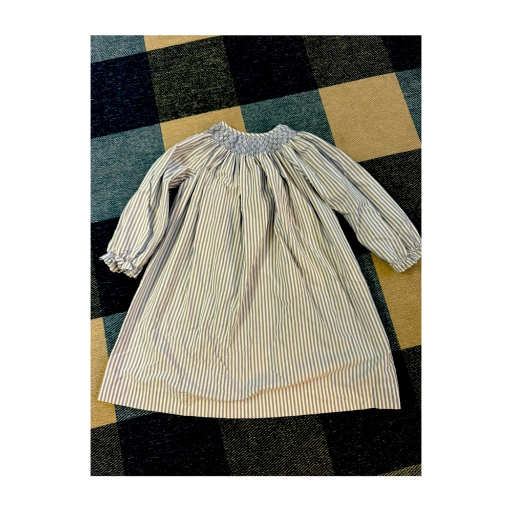 bella bliss long sleeve smocked blue and white striped dress size 8